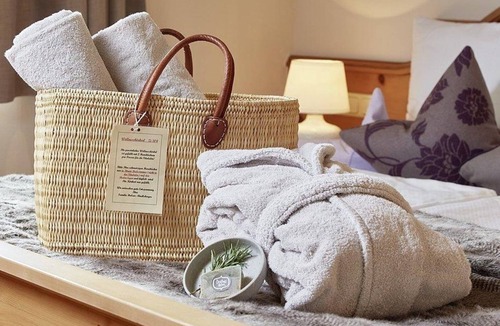 Mittersill Hotel | Romantic Suite Prize of Honor - VWP up to 3 nights - Gut Sonnberghof Naturhotel
