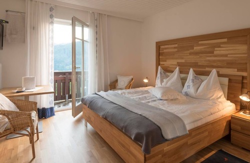 Anger House | Room 5 | Naturfarbiges Herzerl (from 6 nights) - Kleinhofers Himbeernest