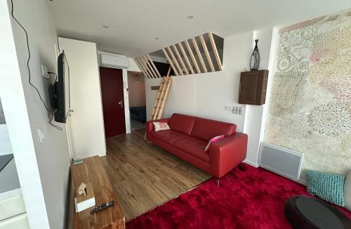 Longwy Apartment | Ruby