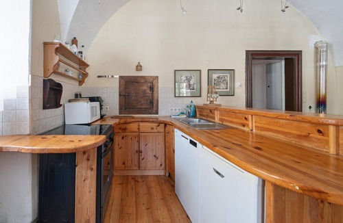 Zedlitzdorf Villa | Schloss Berg Klösterle – Historic Monastery with Spacious Holiday Apartments