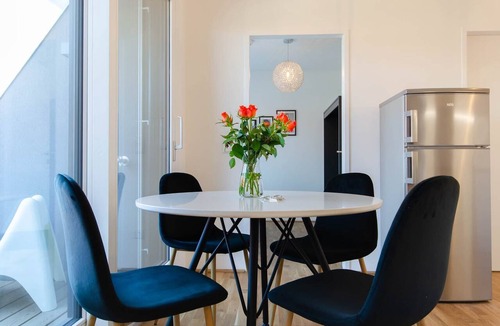 Weißgerber Apartment | ★Seductive Retreat in the ♥ of the City + Balcony★
