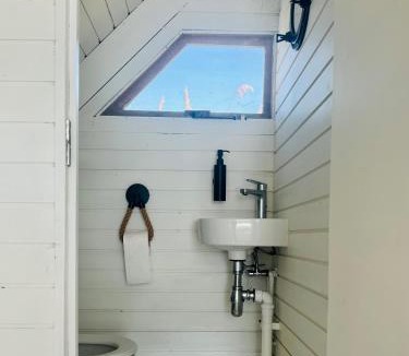 Rust Ski Chalet | Seehütte Neusiedlersee "Strandhaus" inklusive Elektroboot