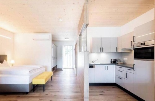 Klopein Apartment | Seewirt Apartments: Apartment with a Shower