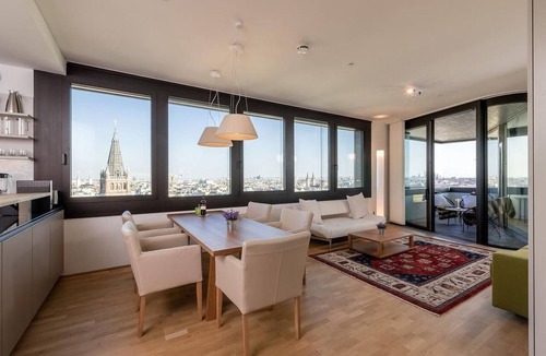 Josefstadt Apartment | Skyflats City View by Interhome