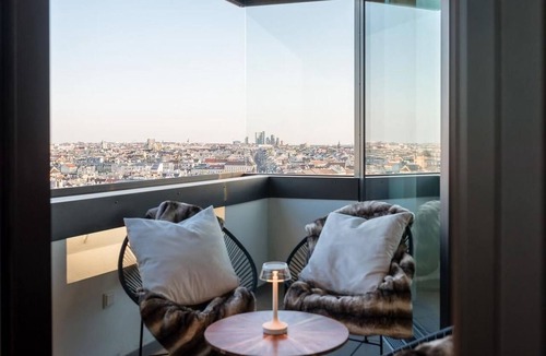Josefstadt Apartment | Skyflats City View by Interhome