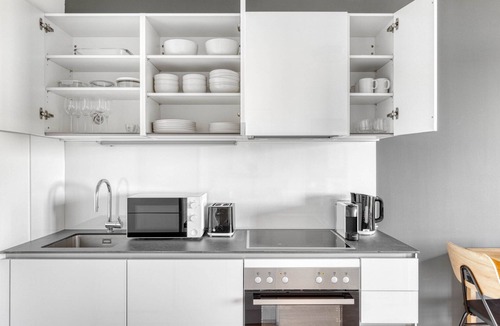 Brigittenau Apartment | Sleek Brigittenau 1BR w/Roof & Pvt Loggia, nr Handeskai, by Blueground