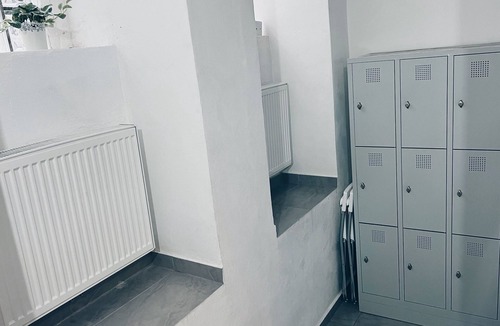 Matzleinsdorf Apartment | Space One Vienna - Sleeps 7 - Affordable & Central