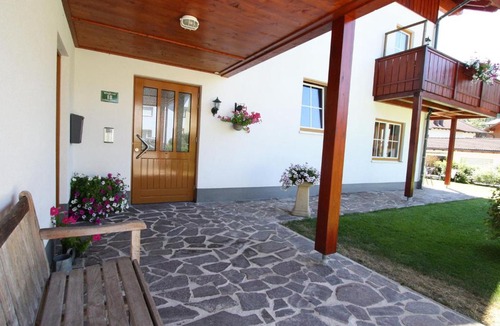 Saalfelden am Steinernen Meer Apartment | Spacious Apartment near Ski Area in Maria Alm