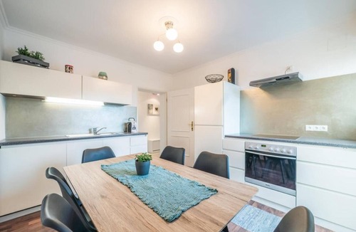 Seekirchen am Wallersee Apartment | Spacious 2-bedroom Apartment with Kitchen and Livingroo north of Salzburg City