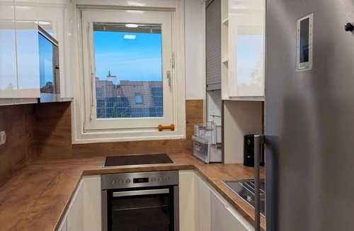 Mannswoerth Apartment | Spacious Apartment Near Vienna Schwechat Airport I Parking & 2 Bedrooms