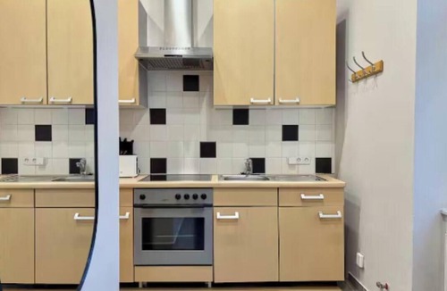 Brigittenau Apartment | Spacious Apartment Near Peace Bridge – Perfect for Groups & Familiesn