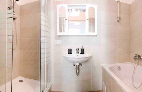 Brigittenau Apartment | Spacious apartment on 3rd Floor no elevator