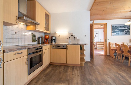 Buerserberg Apartment | Spacious apartment with lovely garden