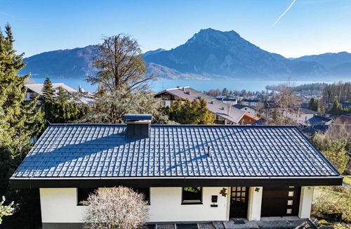 Neukirchen bei Altmunster House | Spacious house with lake view