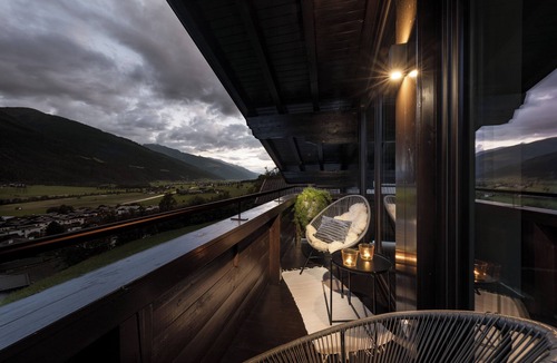 Niedernsill Apartment | Spacious Family Apartment with Panoramic Mountain Views–Near Zell am See&Kaprun