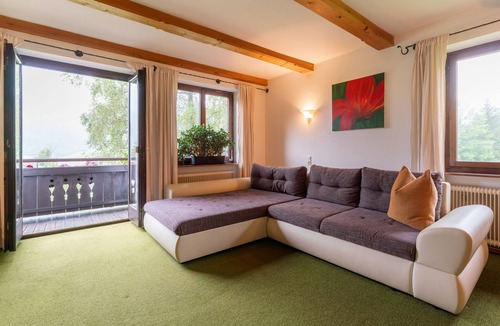 Moosen Apartment | Spacious holiday home, ideal for families with children.