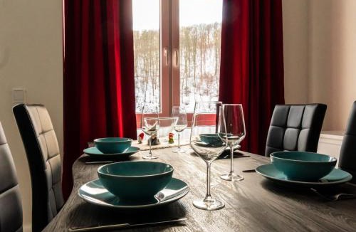 Guentersberge Apartment | Spacious Lakeview Getaway