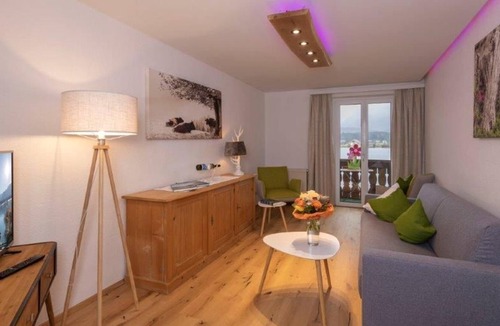 Ried Cottage | Standard double room about 20 m² with balcony & mountain view - HOTEL garni SEEHANG & Seelounge