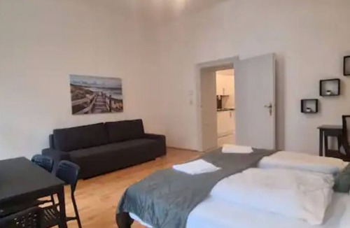 Neulerchenfeld Apartment | Stadthalle Oasis: Stylish 3BR Apartment in Vienna