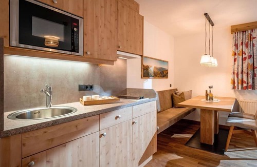 Itter Apartment | Studio 3 - Fuchs Apartment Building