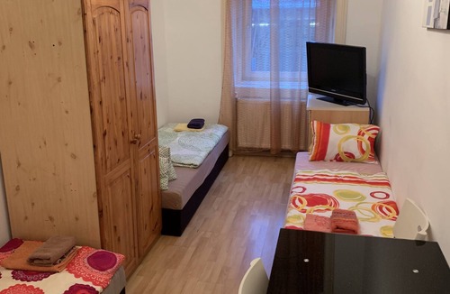 Schottenfeld Apartment | Studio apartment right in front of the subway