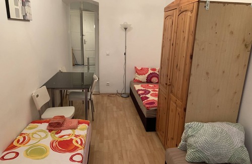 Schottenfeld Apartment | Studio apartment right in front of the subway