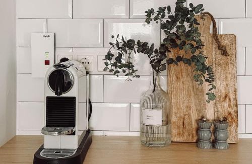 Schattendorf Apartment | Studio Bachgeflüster