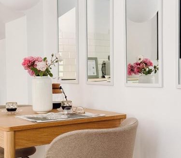 Schattendorf Apartment | Studio Bachgeflüster