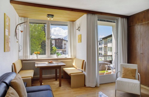 Seefeld in Tirol Apartment | Studio 'Harmony' with Mountain View, Shared Garden and Wi-Fi