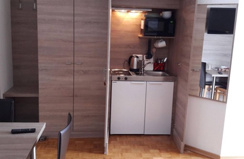 Obervellach Bed & Breakfast | Studio, shower or bath, WC, balcony - Gästehaus Zwischenberger
