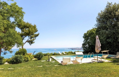Ancona Villa | Stunning private villa with A/C, private pool, WIFI, TV, terrace, pets allowed and panoramic view