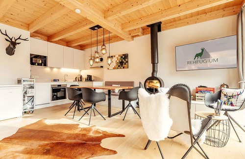 Schonberg House | Stunning villa for 6 people with WIFI, TV, terrace and pets allowed