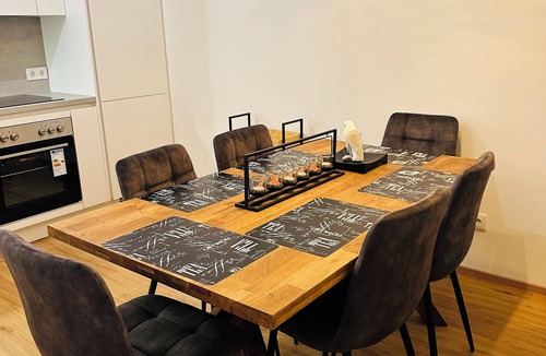 Rudolfsheim-Funfhaus Apartment | Stylish Garden Apartment in Vienna – Peaceful Retreat near Schönbrunn Palace