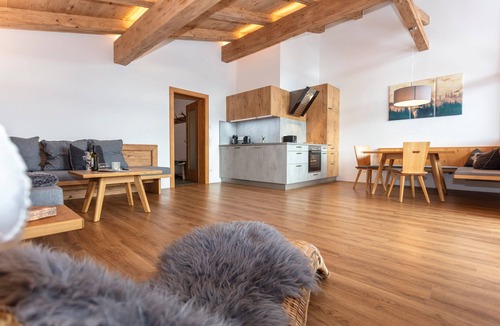 Unken Apartment | Stylishly furnished apartment (80 m²) for up to 6 people with a large sunny balcony