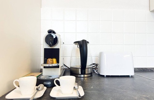 Neulerchenfeld Apartment | Sunny studio, 15.min to city center, A/C