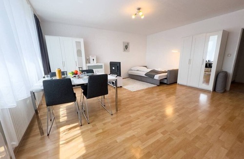 Neulerchenfeld Apartment | Sunny studio, 15.min to city center, A/C
