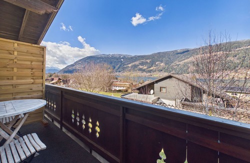Altossiach Apartment | Sunset Luxe Suite: Private Beach, Panoramic Views, 2 Bathrooms & Terrace + SUPs