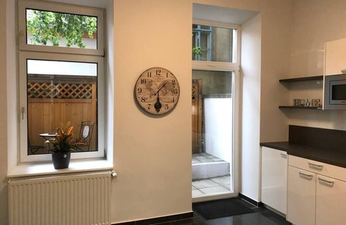 Funfhaus Apartment | Terrace Apartment near Schönbrunn Palace