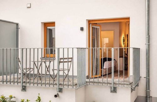 Schmargendorf Apartment | The Faces | Compact Studio | Balcony | 002