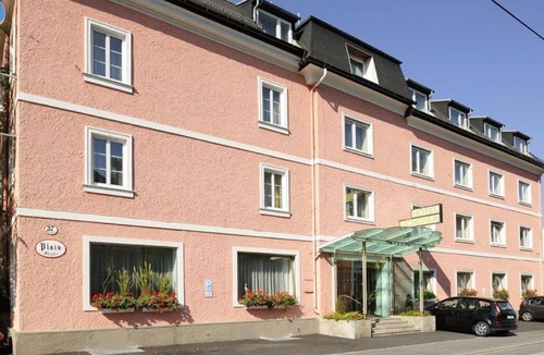 Elisabeth-Vorstadt House | Triple room with shower and bath, toilet - clipper, hotel