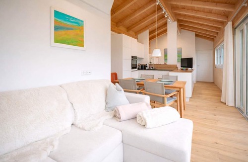 Wiesing Ski Chalet | Tyrolchalet LITTLE LUCK – Private Pool & View
