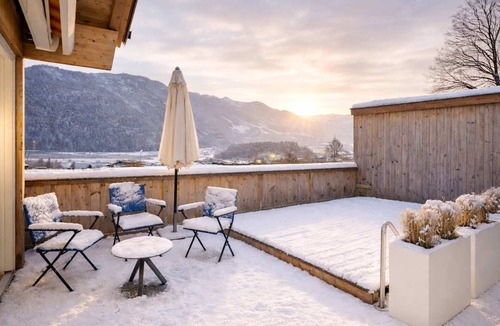 Wiesing Ski Chalet | Tyrolchalet LITTLE LUCK – Private Pool & View
