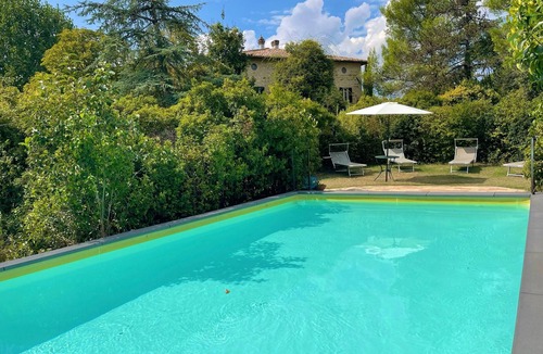 San Brizio Villa | Umbrian Paradise contains 5 Bedrooms with Private Pool and Stunning Views