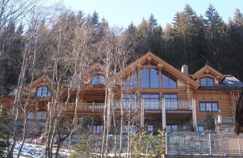 Untertschern House | Unique designer log house "Chalet Caprea"