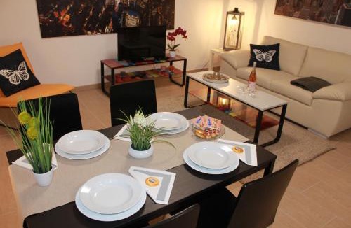 Ottakring Apartment | Urban-Style Apartment STADTHALLE WIEN