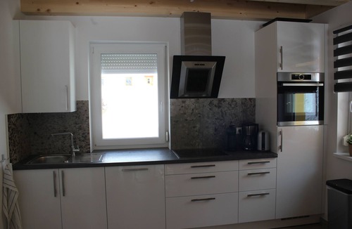 Arnoldstein House | Vacation home Dreiländerblick with sauna, table tennis and 150 meters from slopes