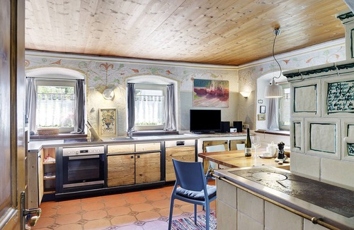 Rettenschoess House | Vacation Home for 9 Guests, 200 m², with Balcony and Wi-Fi