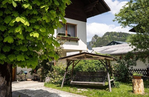 Hinterstoder Apartment | Vacation Rental 5/2 Bedrooms/Shower, Bathroom, Toilet - Pernegger Vacation Home