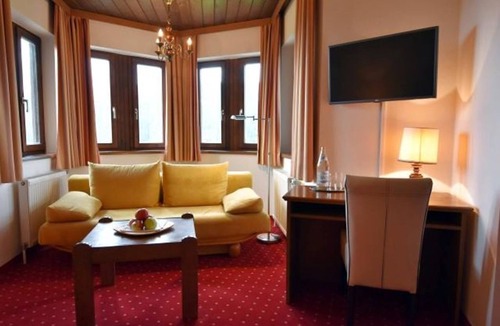 Krakauebene House | Valley view room with shower or bath, WC - Hotel-Restaurant Stigenwirth