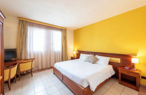 Castelleone Hotel | Vecchio Casello